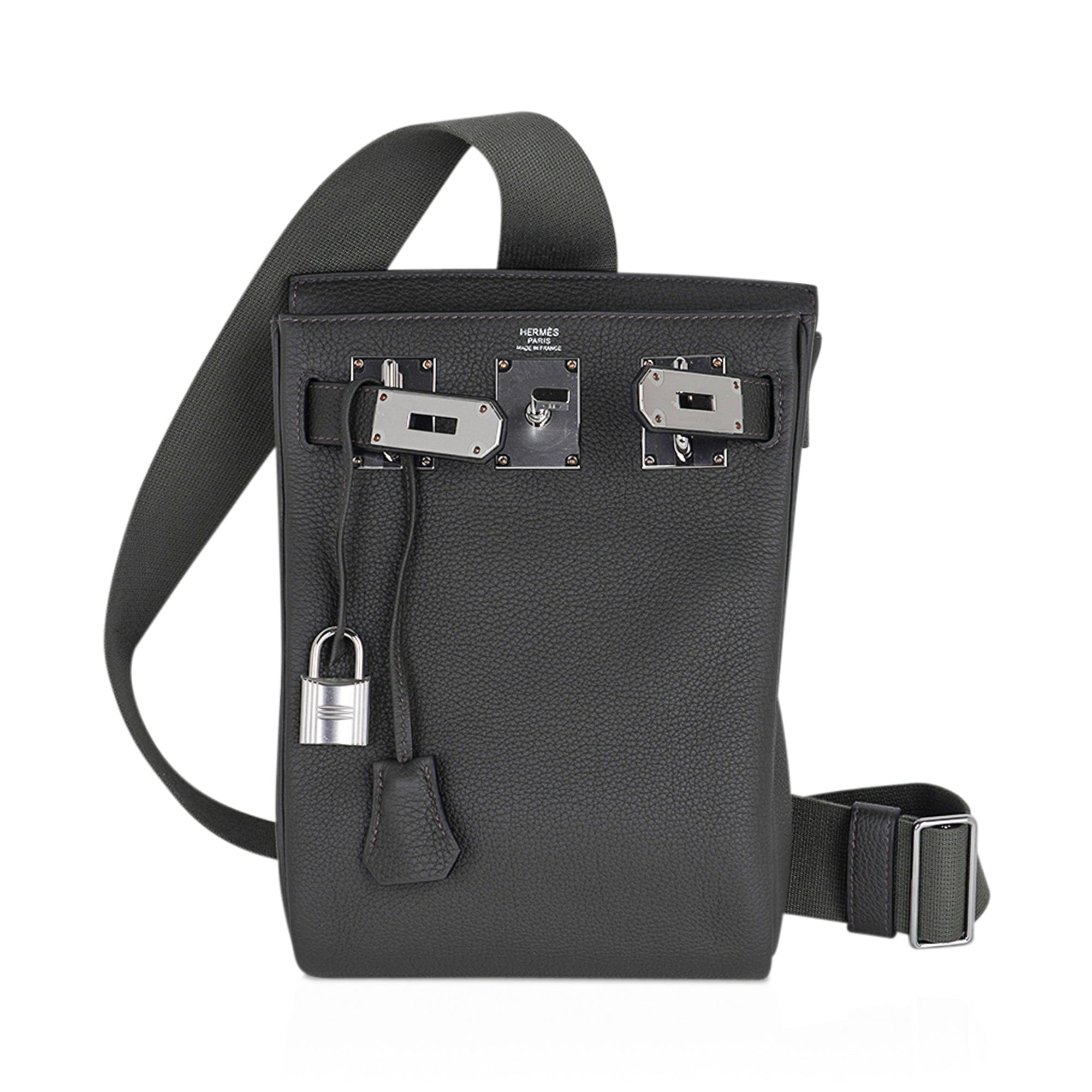Hac a Dos PM Backpack Vert de Gris Togo Leather with Palladium Hardware