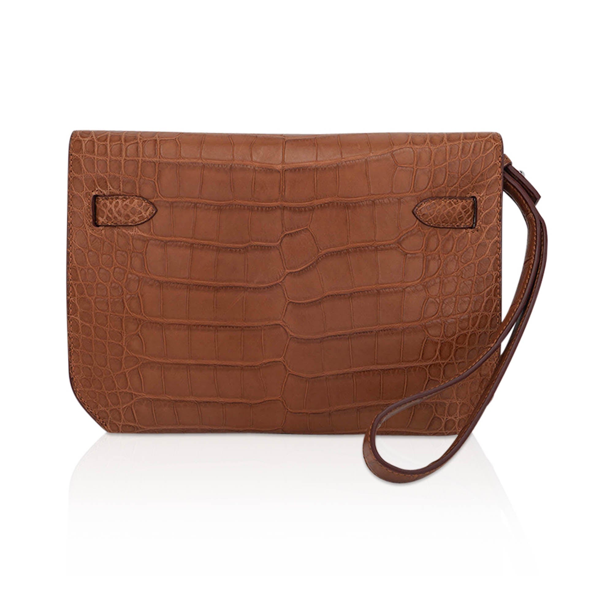 Kelly Depeches 25 Pouch Matte Gold Alligator with Palladium Hardware