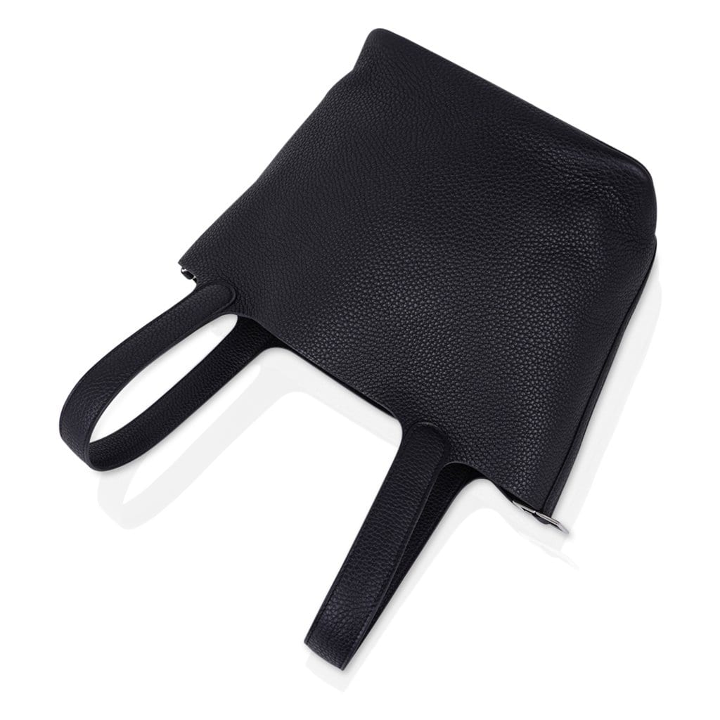 Picotin Lock 22 Bag Black Tote Clemence Palladium Hardware